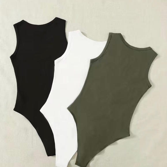 Solid Sleeveless Bodysuit, Sexy Crew Neck Slim Summer Bodysuit, Women's Clothing - Picture 2 of 3